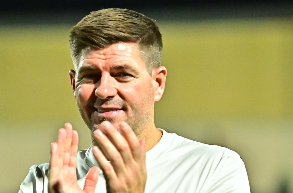 OFFICIAL: Steven Gerrard signs former La Liga star