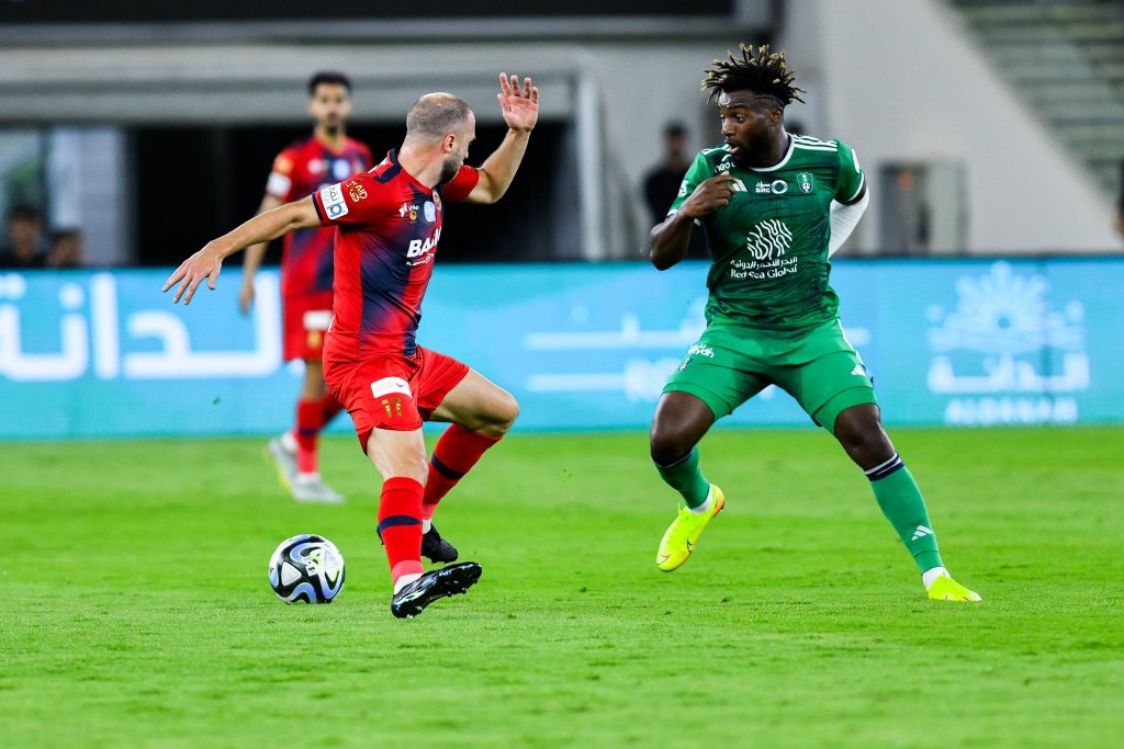 Saint-Maximin battles with Fashion Sakala for specific number in Saudi Pro League